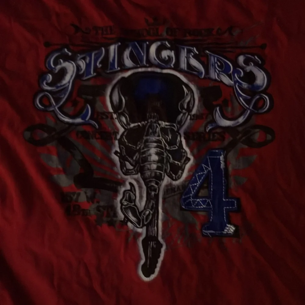Xl but fits large well, red t shirt - Picture 2 of 3